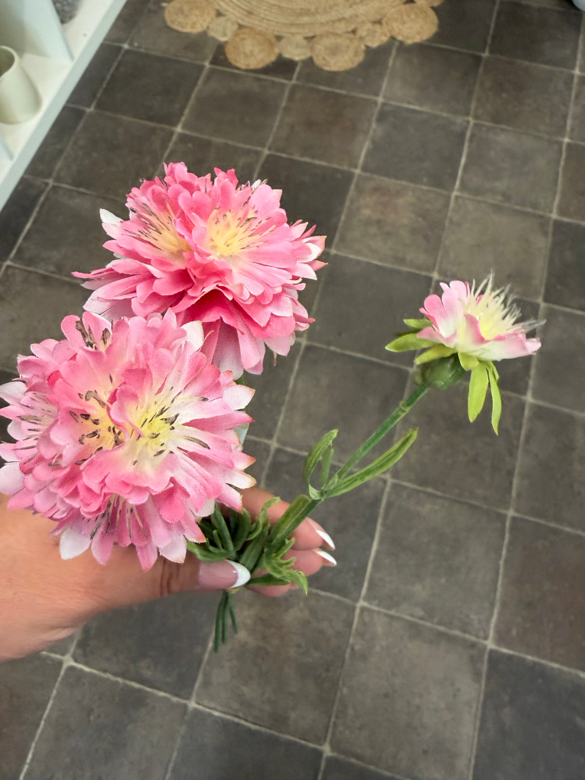 Konstgjord Scabiosa bunt rosa från Mr Plant – romantisk blomsterdekoration